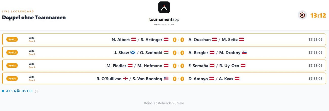 Live-Board mit laufenden Matches an den Tischen
